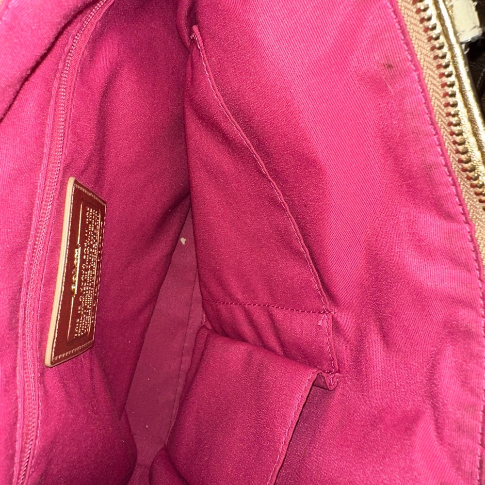 Coach Poppy Medium Gold Tote Bag with Vibrant Design - Picture 8 of 15